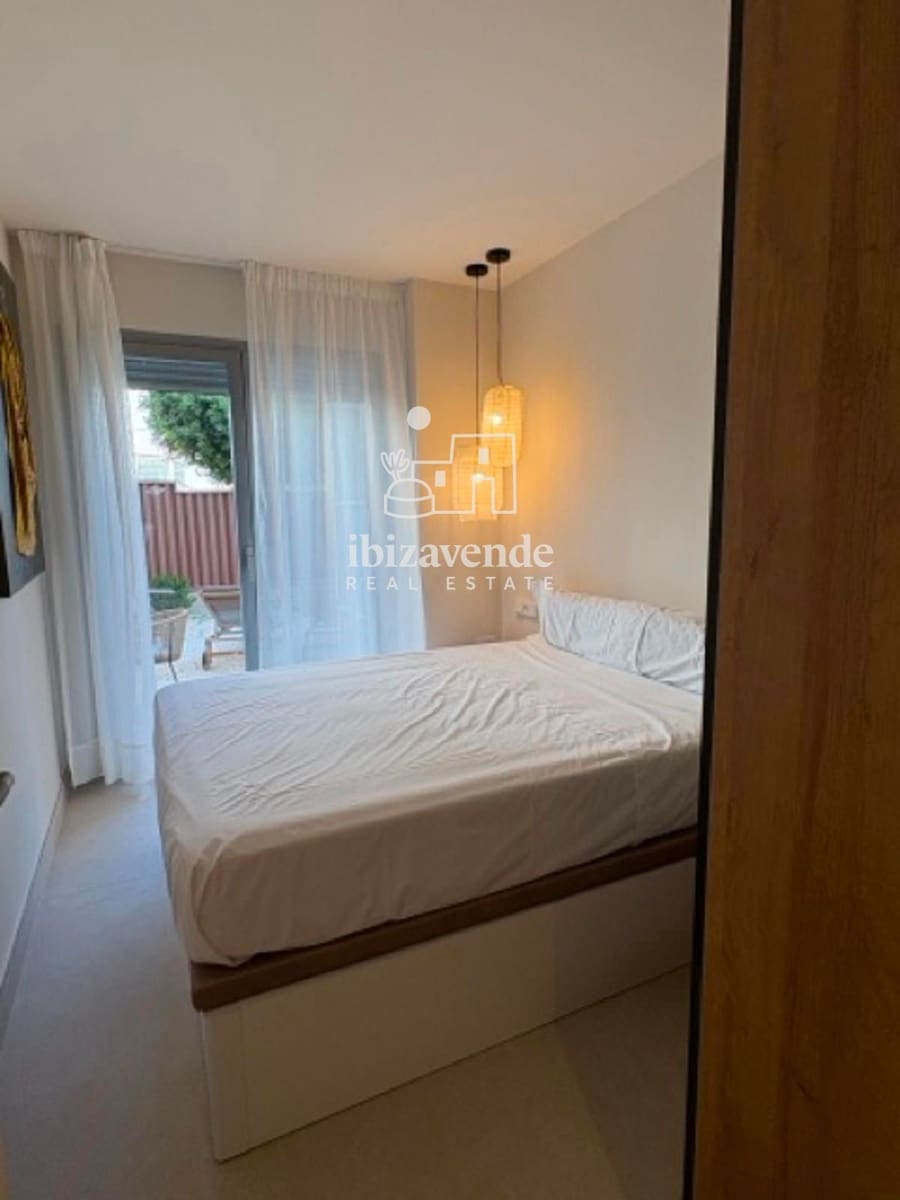 2 soverom Penthouse til leie i Cala Gracio med svømmebasseng garasje - € 1 500 (Ref: 9519394)