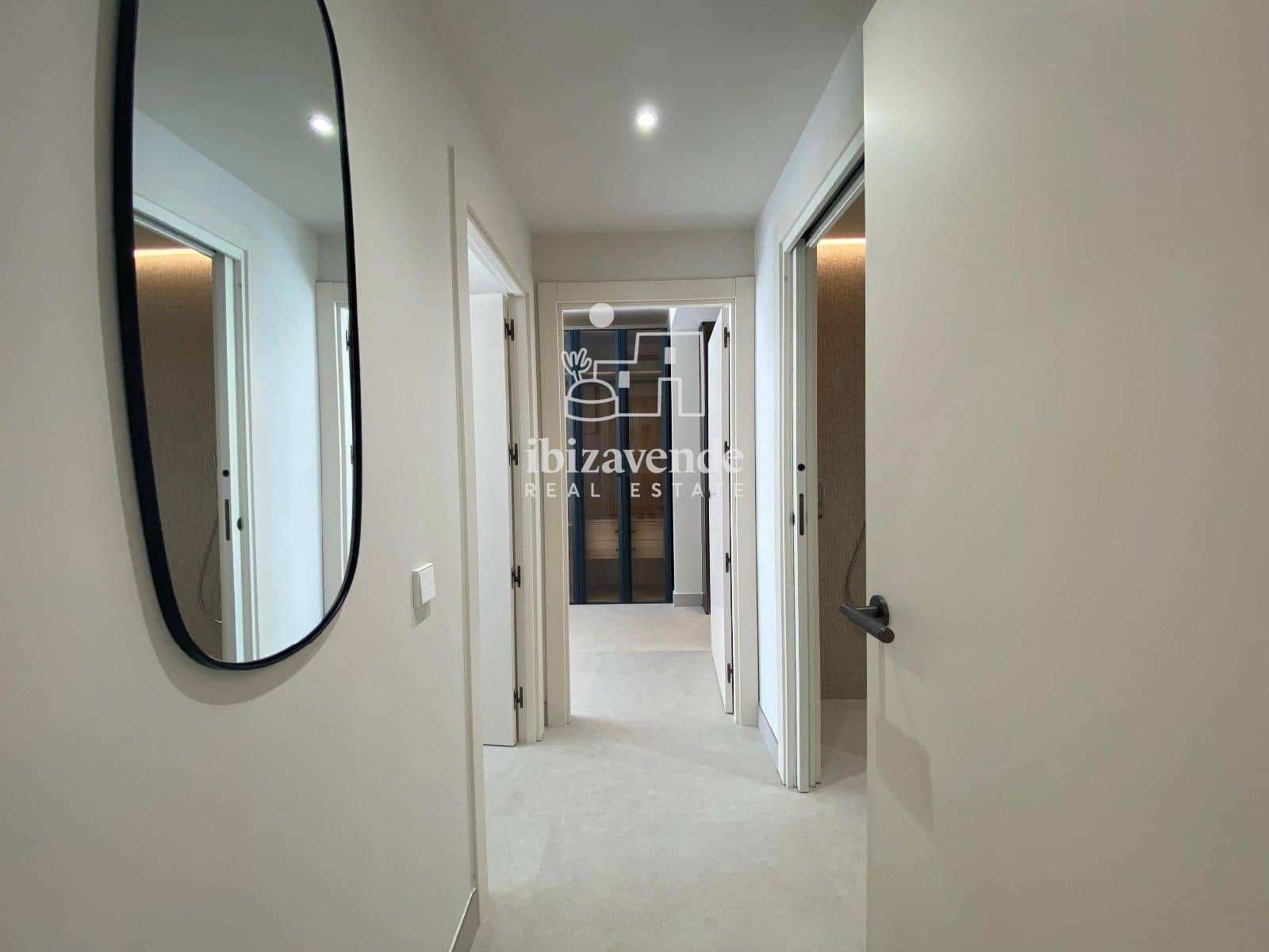 2 soverom Penthouse til leie i Cala Gracio med svømmebasseng garasje - € 1 500 (Ref: 9519394)