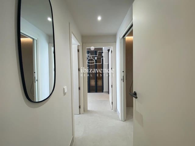 2 soverom Penthouse til leie i Cala Gracio, Sant Antoni de Portmany med svømmebasseng garasje - € 1 500 (Ref: 9519394)