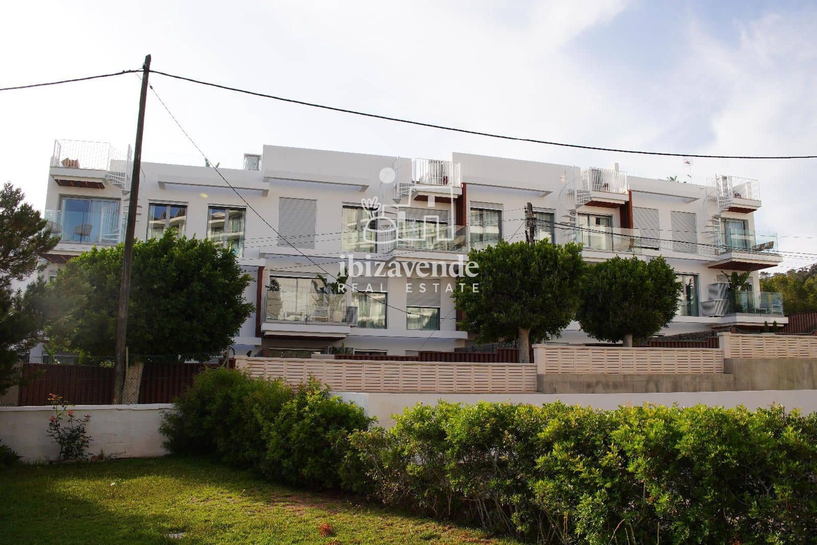 2 soverom Penthouse til leie i Cala Gracio med svømmebasseng garasje - € 1 500 (Ref: 9519394)