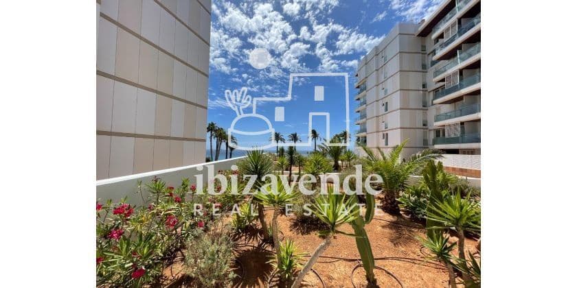 2 slaapkamer Flat te huur in Ibiza dorp met zwembad - € 6.000 (Ref: 9519395)