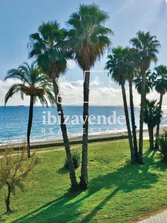 2 slaapkamer Flat te huur in Ibiza dorp met zwembad - € 6.000 (Ref: 9519395)