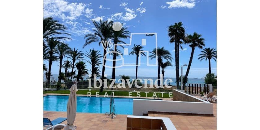 2 slaapkamer Flat te huur in Ibiza dorp met zwembad - € 6.000 (Ref: 9519395)