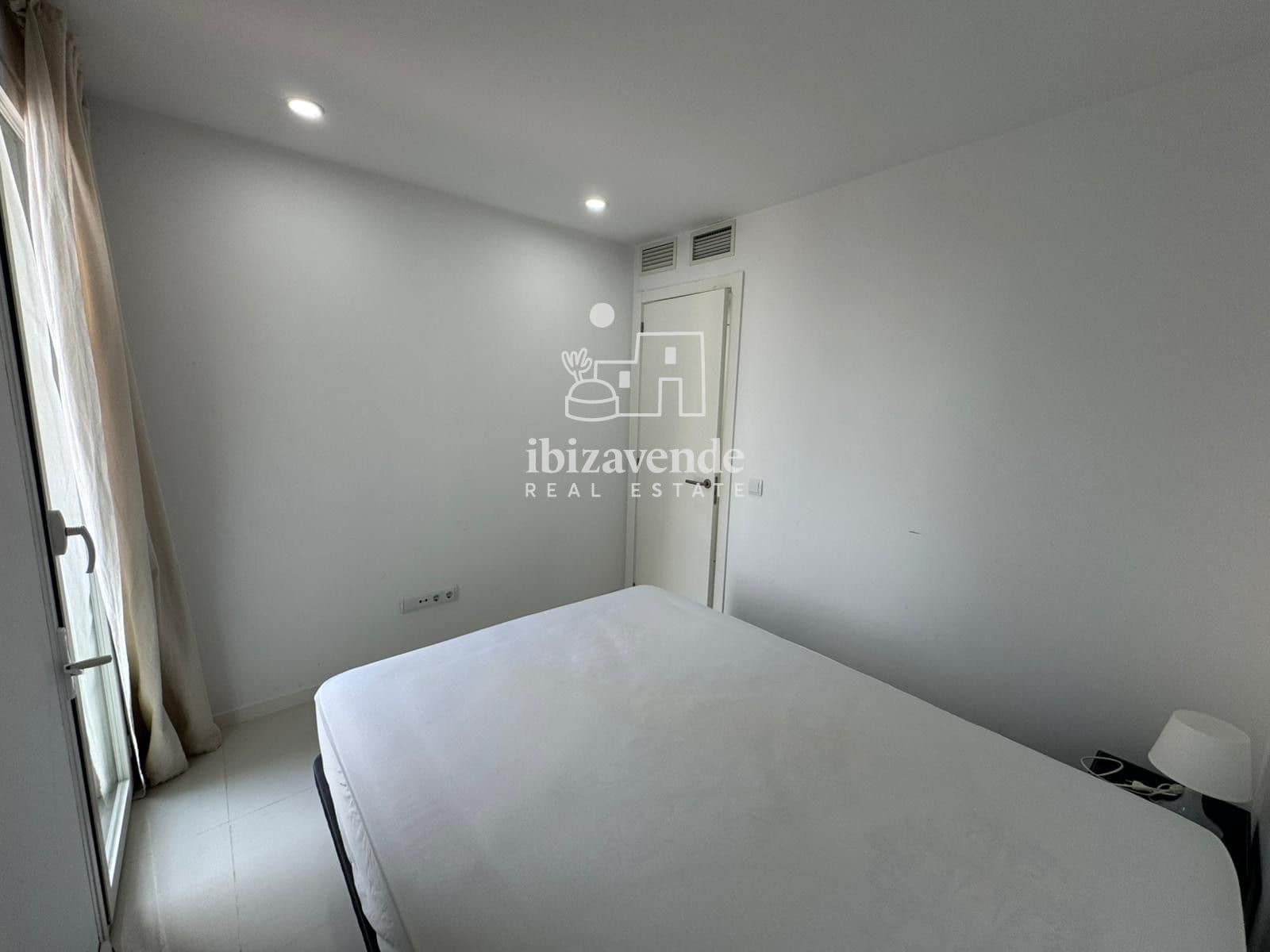 Piso de 2 habitaciones en Ibiza / Eivissa ciudad en alquiler con piscina garaje - 6.000 € (Ref: 9519395)