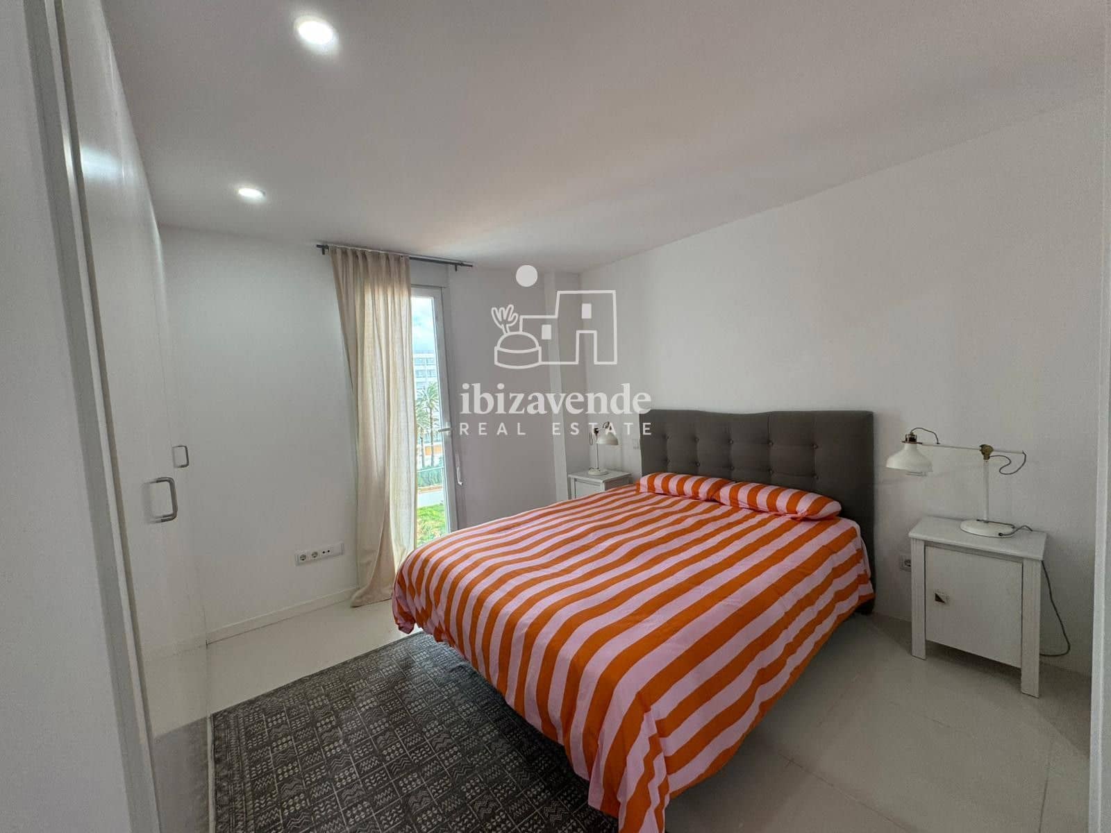 Piso de 2 habitaciones en Ibiza / Eivissa ciudad en alquiler con piscina garaje - 6.000 € (Ref: 9519395)