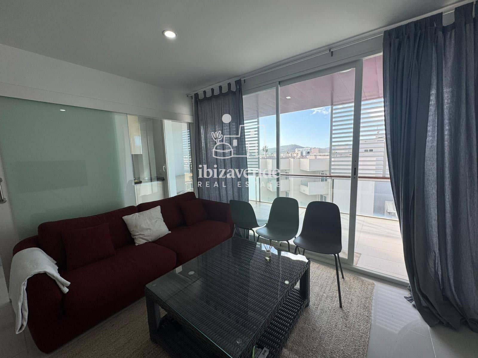 Piso de 2 habitaciones en Ibiza / Eivissa ciudad en alquiler con piscina garaje - 6.000 € (Ref: 9519395)
