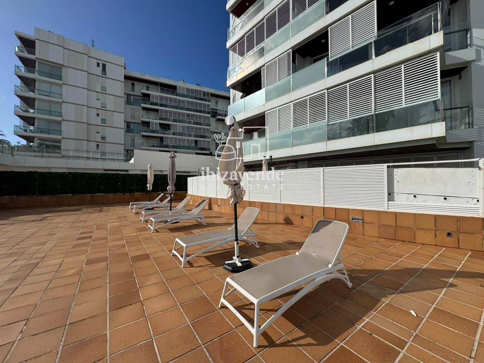 Piso de 2 habitaciones en Ibiza / Eivissa ciudad en alquiler con piscina garaje - 6.000 € (Ref: 9519395)