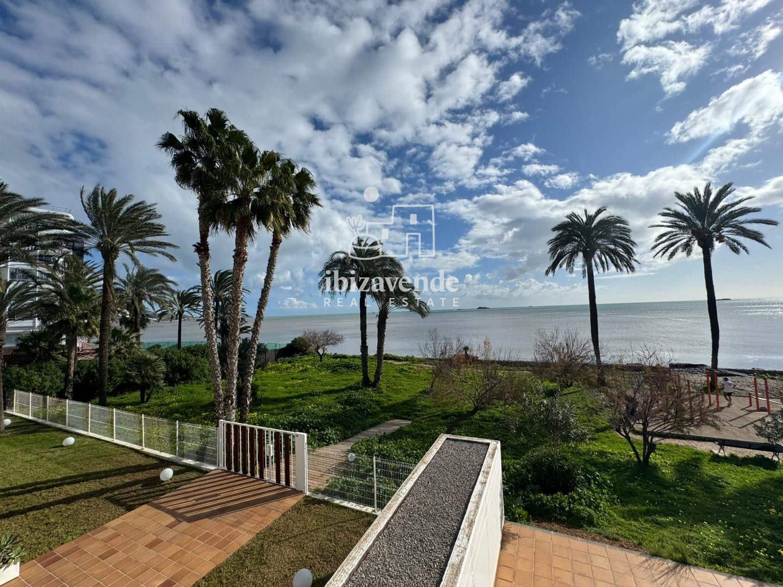 Piso de 2 habitaciones en Ibiza / Eivissa ciudad en alquiler con piscina garaje - 6.000 € (Ref: 9519395)