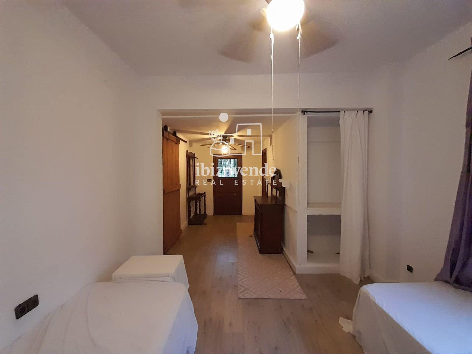 7 quarto Moradia para arrendar em Santa Eulalia / Santa Eularia com piscina garagem - 7 500 € (Ref: 9523588)