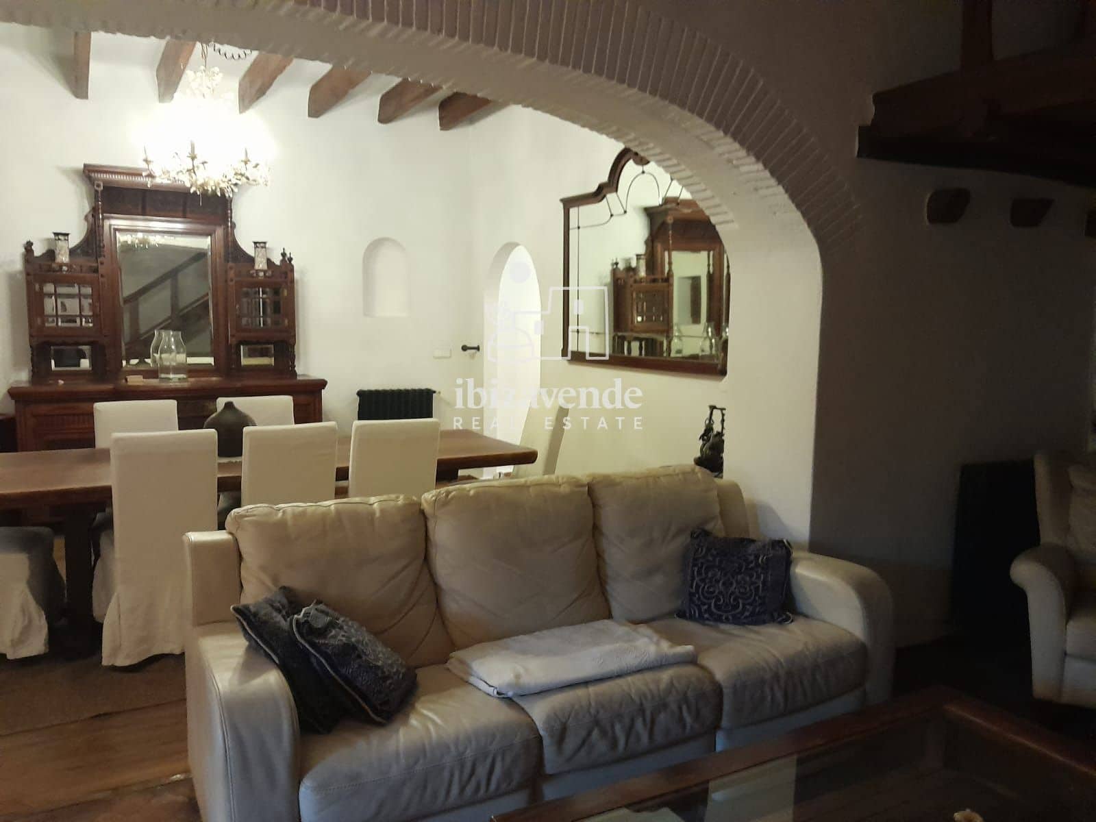 7 quarto Moradia para arrendar em Santa Eulalia / Santa Eularia com piscina garagem - 7 500 € (Ref: 9523588)