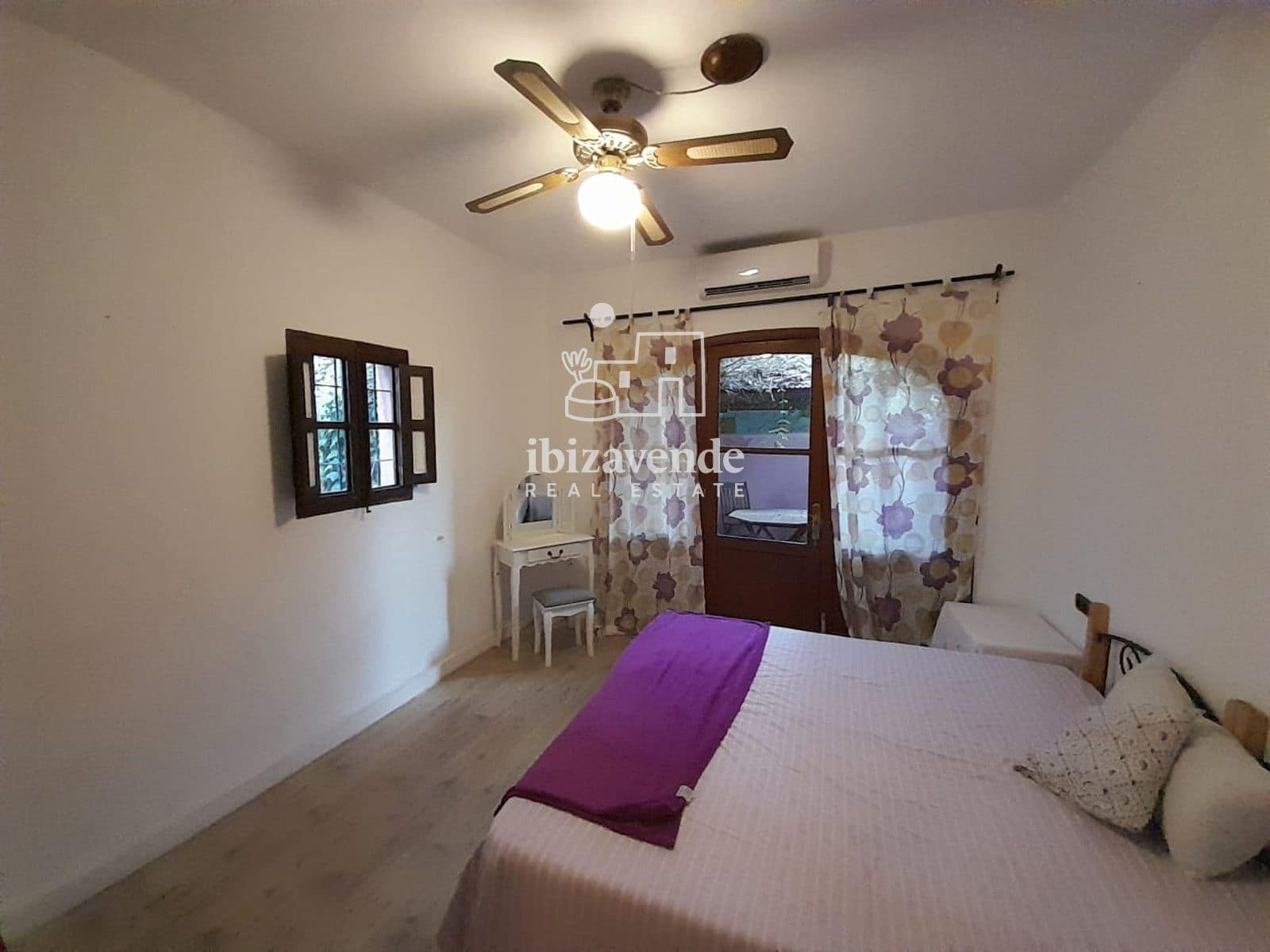 7 quarto Moradia para arrendar em Santa Eulalia / Santa Eularia com piscina garagem - 7 500 € (Ref: 9523588)