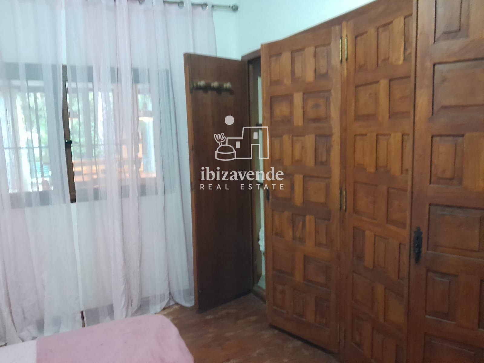 7 quarto Moradia para arrendar em Santa Eulalia / Santa Eularia com piscina garagem - 7 500 € (Ref: 9523588)