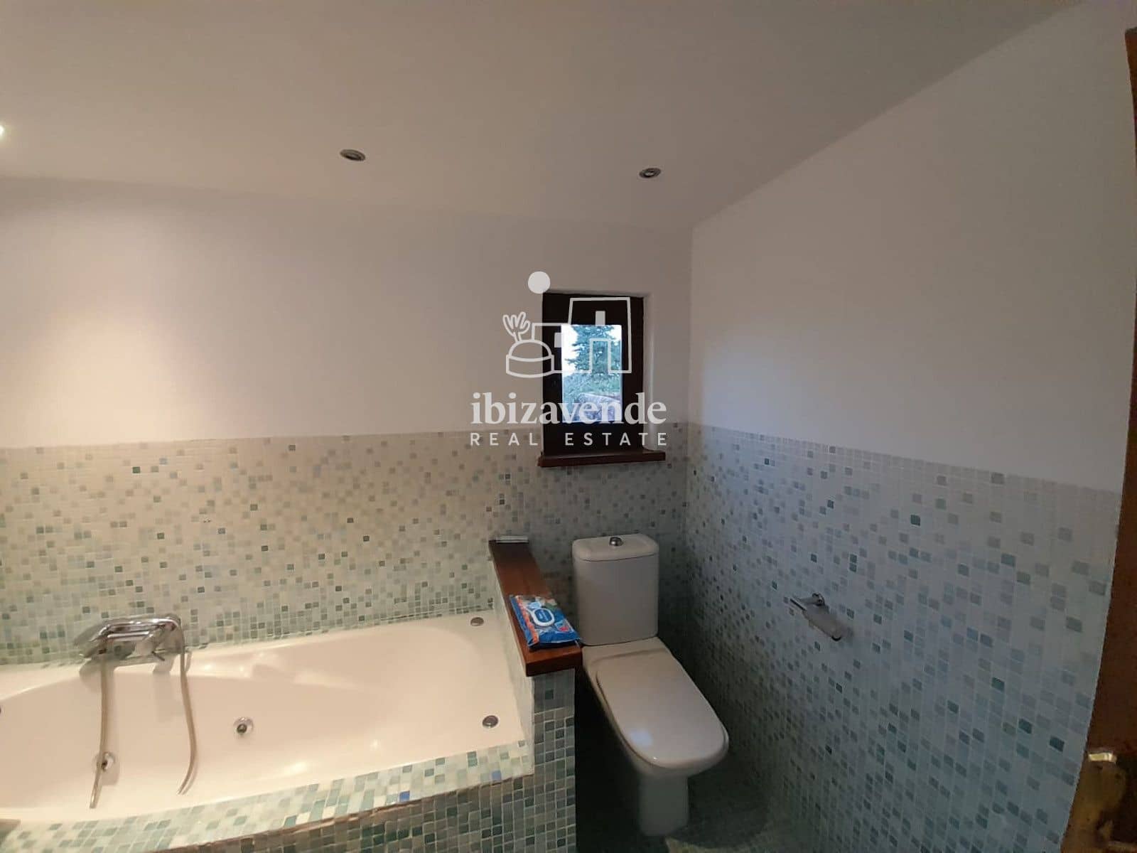 7 quarto Moradia para arrendar em Santa Eulalia / Santa Eularia com piscina garagem - 7 500 € (Ref: 9523588)