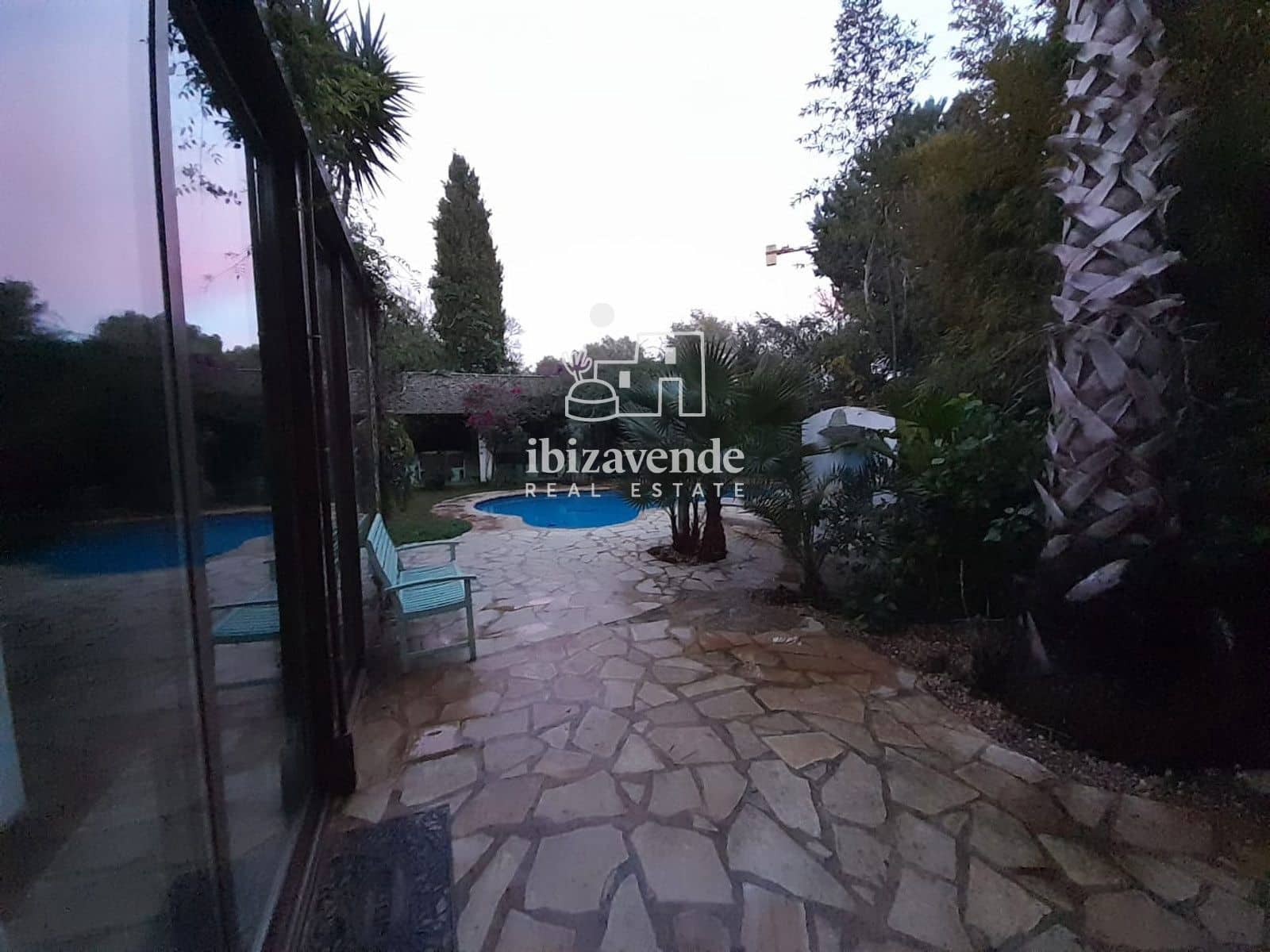 7 quarto Moradia para arrendar em Santa Eulalia / Santa Eularia com piscina garagem - 7 500 € (Ref: 9523588)