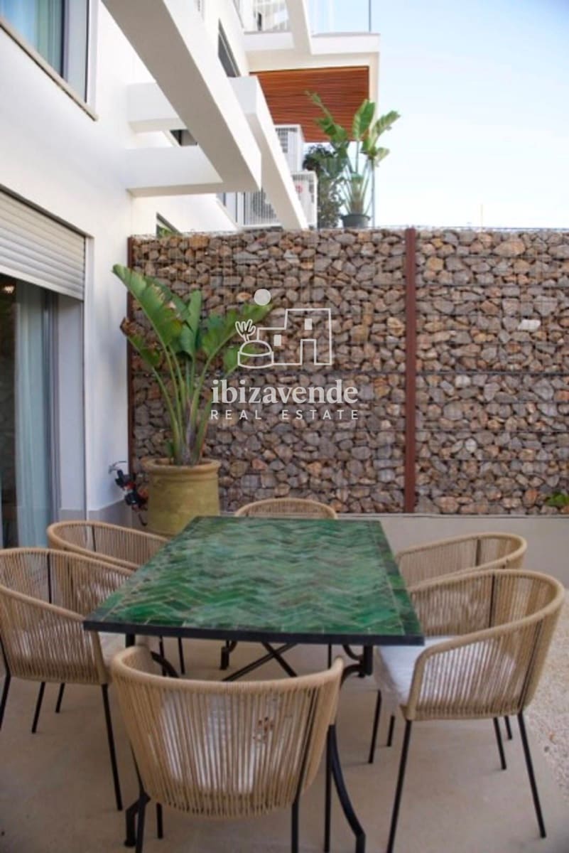 2 quarto Apartamento para arrendar em Cala Gracio com piscina garagem - 2 500 € (Ref: 9528047)