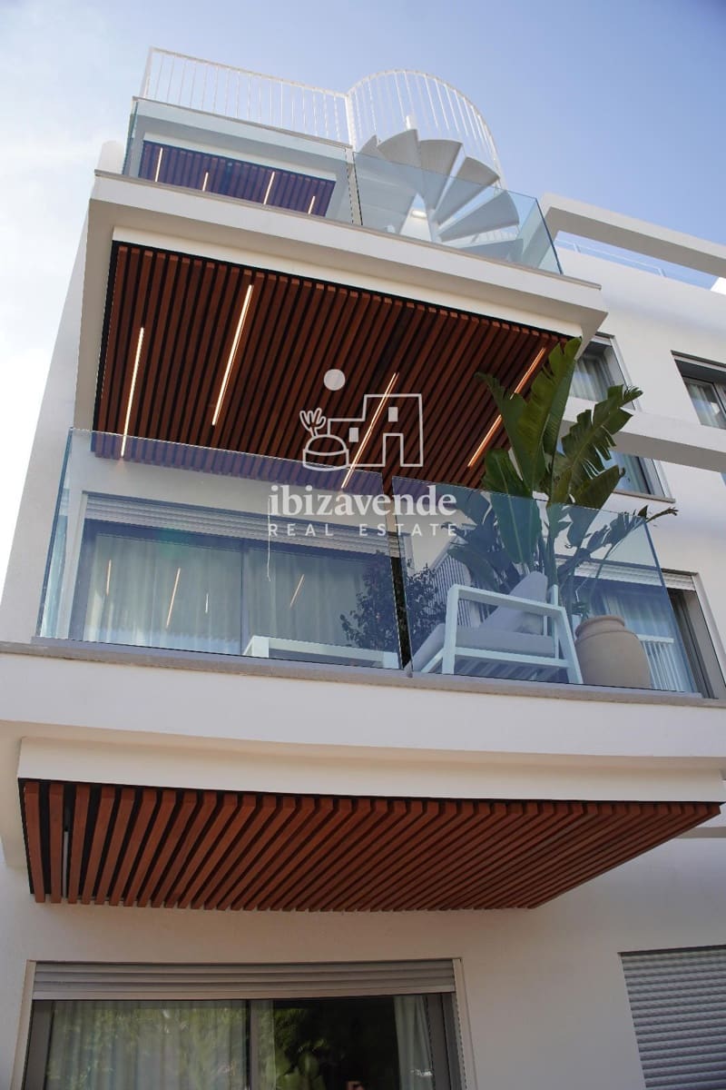 2 quarto Apartamento para arrendar em Cala Gracio com piscina garagem - 2 500 € (Ref: 9528047)