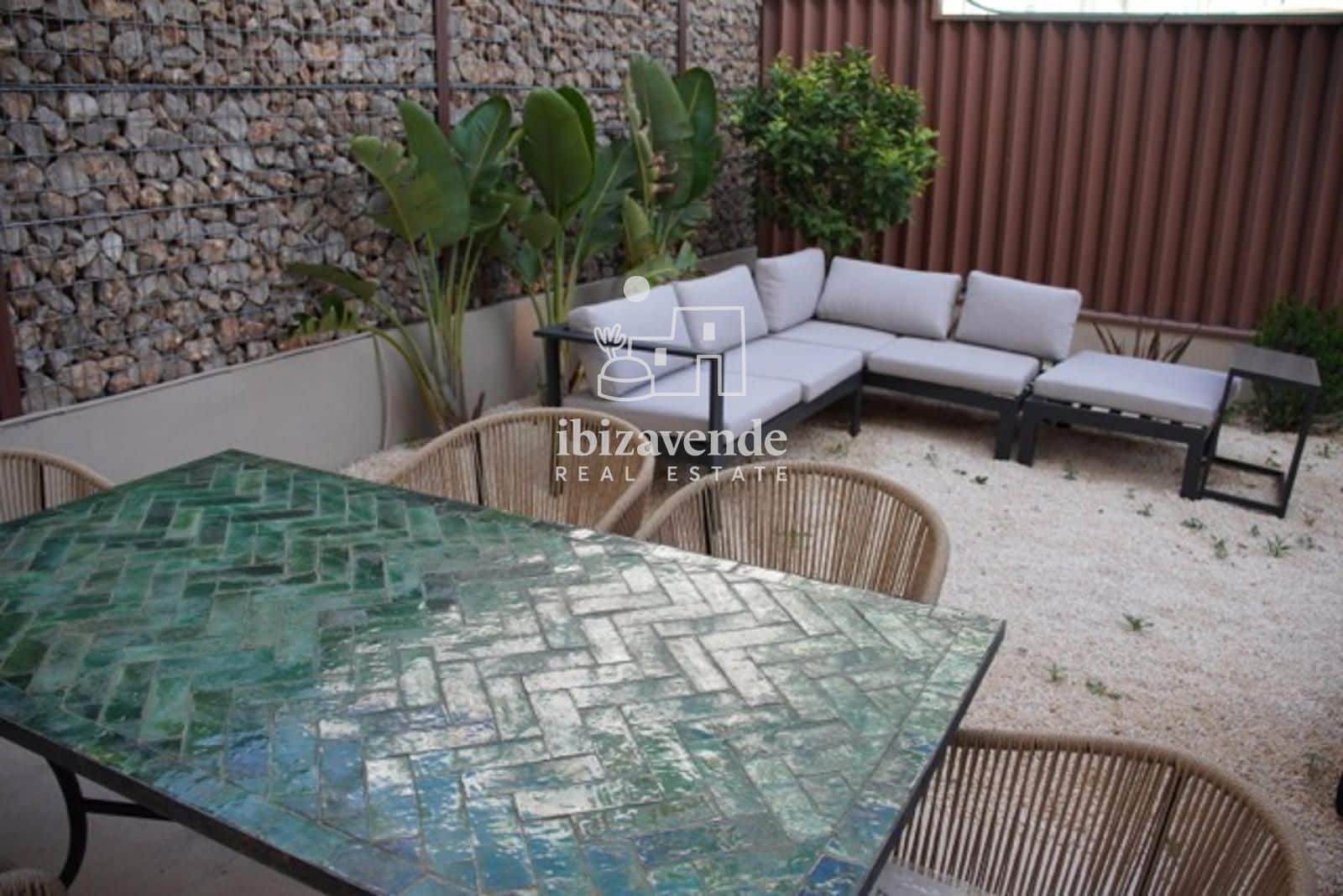 2 quarto Apartamento para arrendar em Cala Gracio com piscina garagem - 2 500 € (Ref: 9528047)