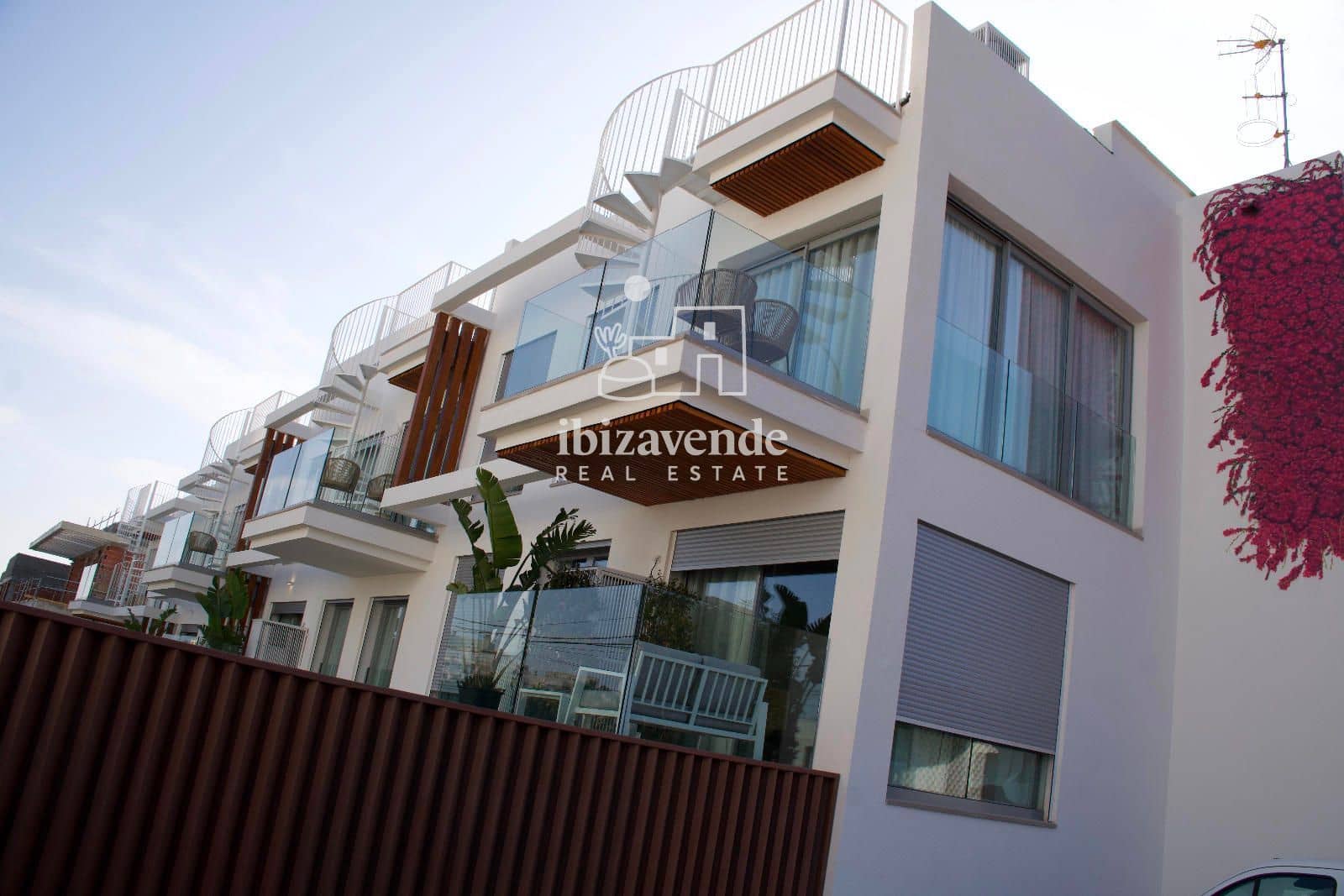 2 quarto Apartamento para arrendar em Cala Gracio com piscina garagem - 2 500 € (Ref: 9528047)