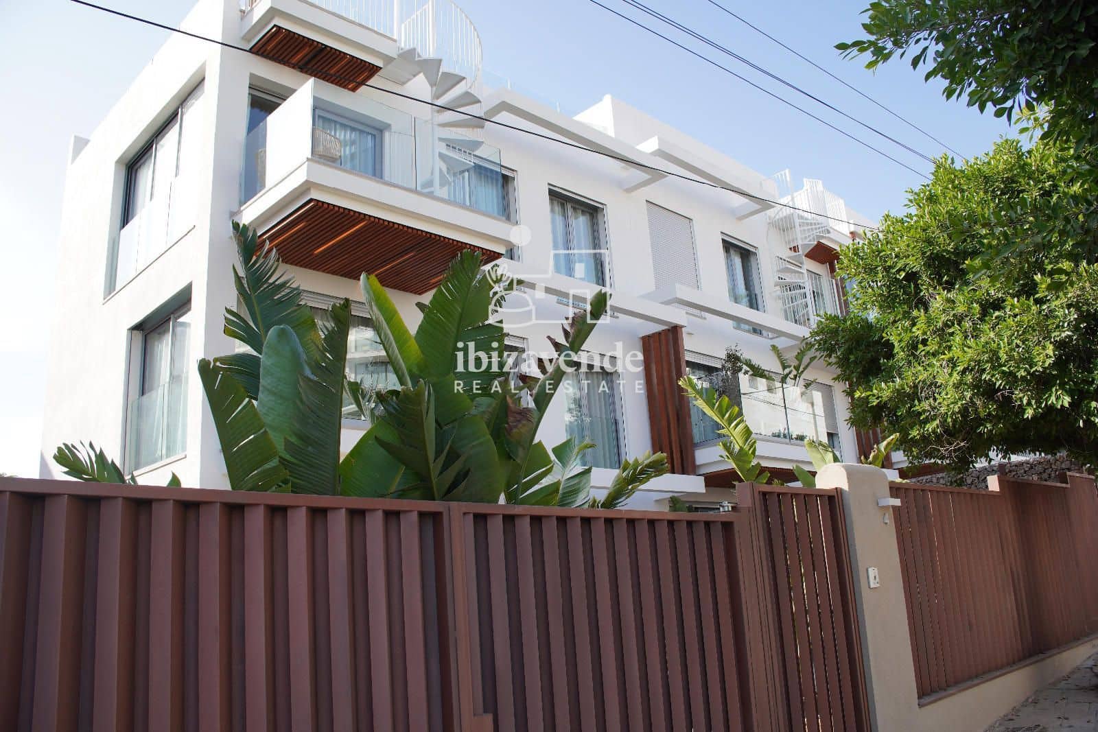 2 quarto Apartamento para arrendar em Cala Gracio com piscina garagem - 2 500 € (Ref: 9528047)