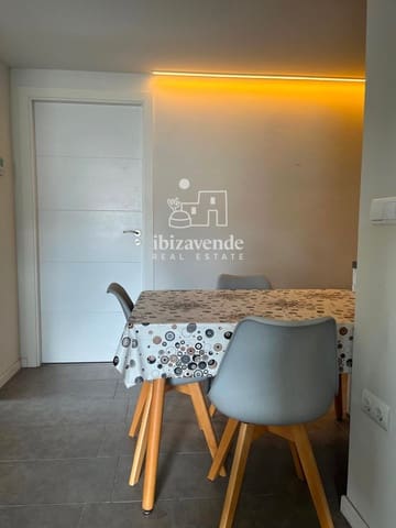 Ático de 2 habitaciones en Ibiza / Eivissa ciudad en alquiler con garaje - 1.300 € (Ref: 9532820)