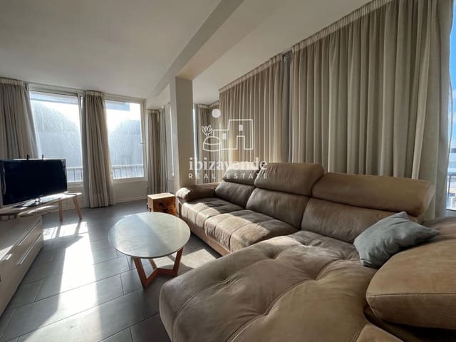 Ático de 2 habitaciones en Ibiza / Eivissa ciudad en alquiler con garaje - 1.300 € (Ref: 9532820)