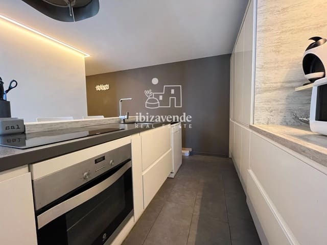 Ático de 2 habitaciones en Ibiza / Eivissa ciudad en alquiler con garaje - 1.300 € (Ref: 9532820)