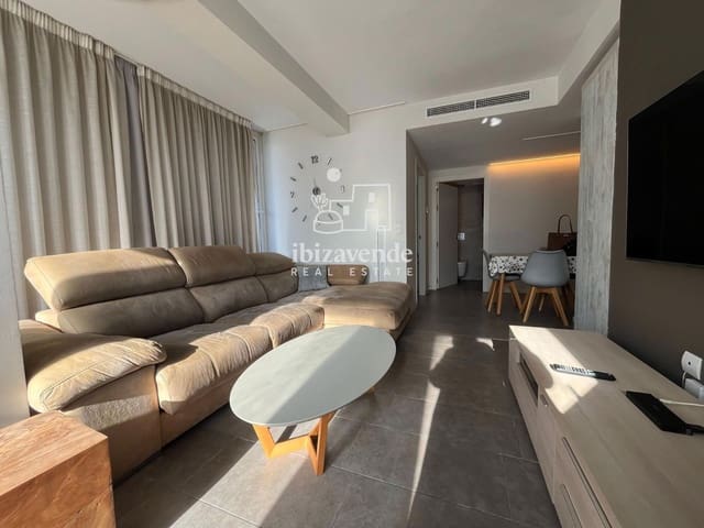 Ático de 2 habitaciones en Ibiza / Eivissa ciudad en alquiler con garaje - 1.300 € (Ref: 9532820)