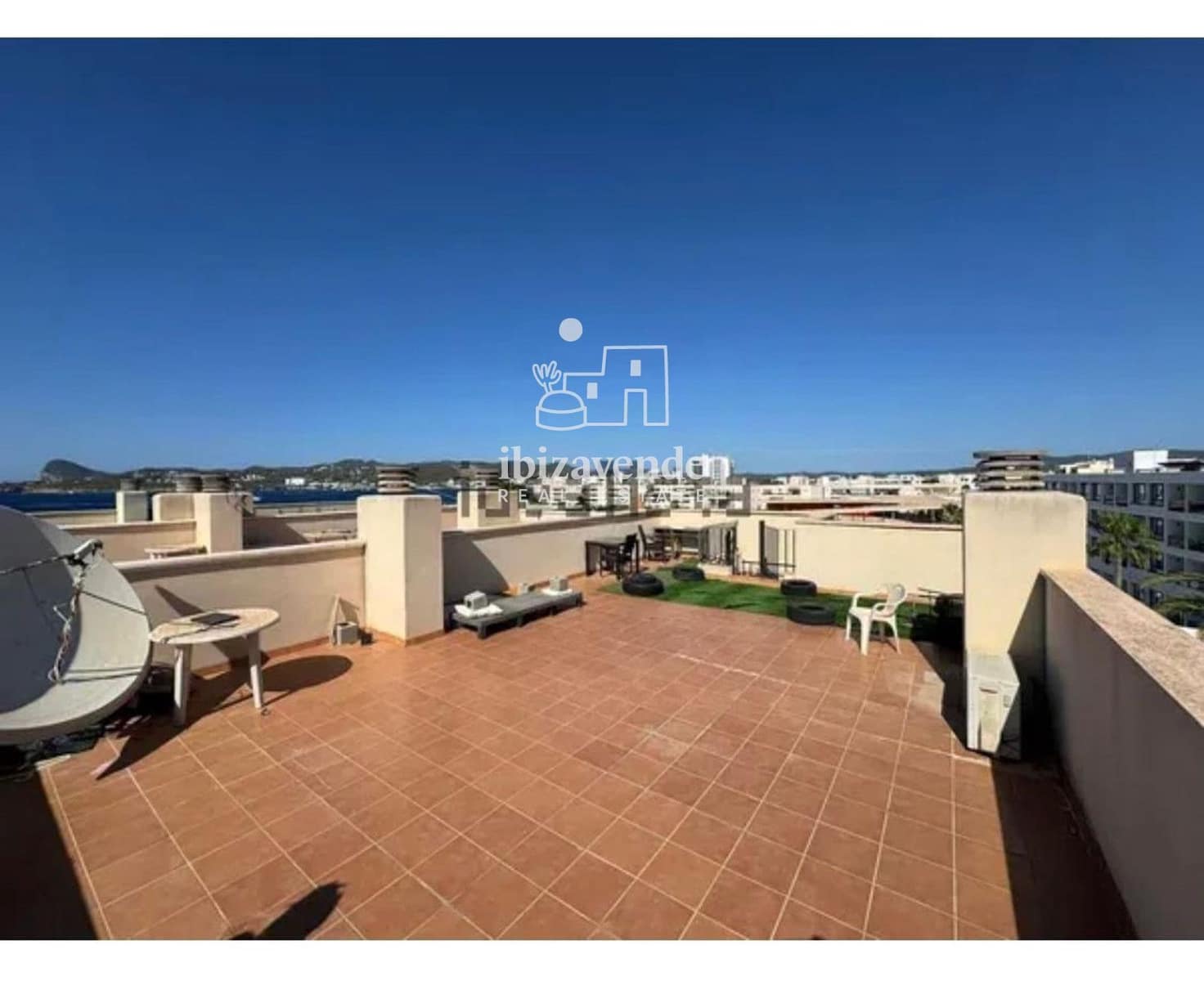 2 soverom Leilighet til leie i Sant Antoni de Portmany med svømmebasseng garasje - € 6 000 (Ref: 9539737)