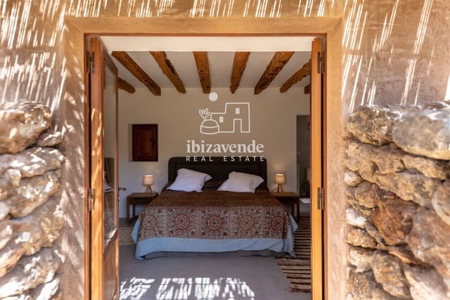 6 bedroom Villa for sale in Ibiza / Eivissa town with pool garage - € 9,500,000 (Ref: 9539738)