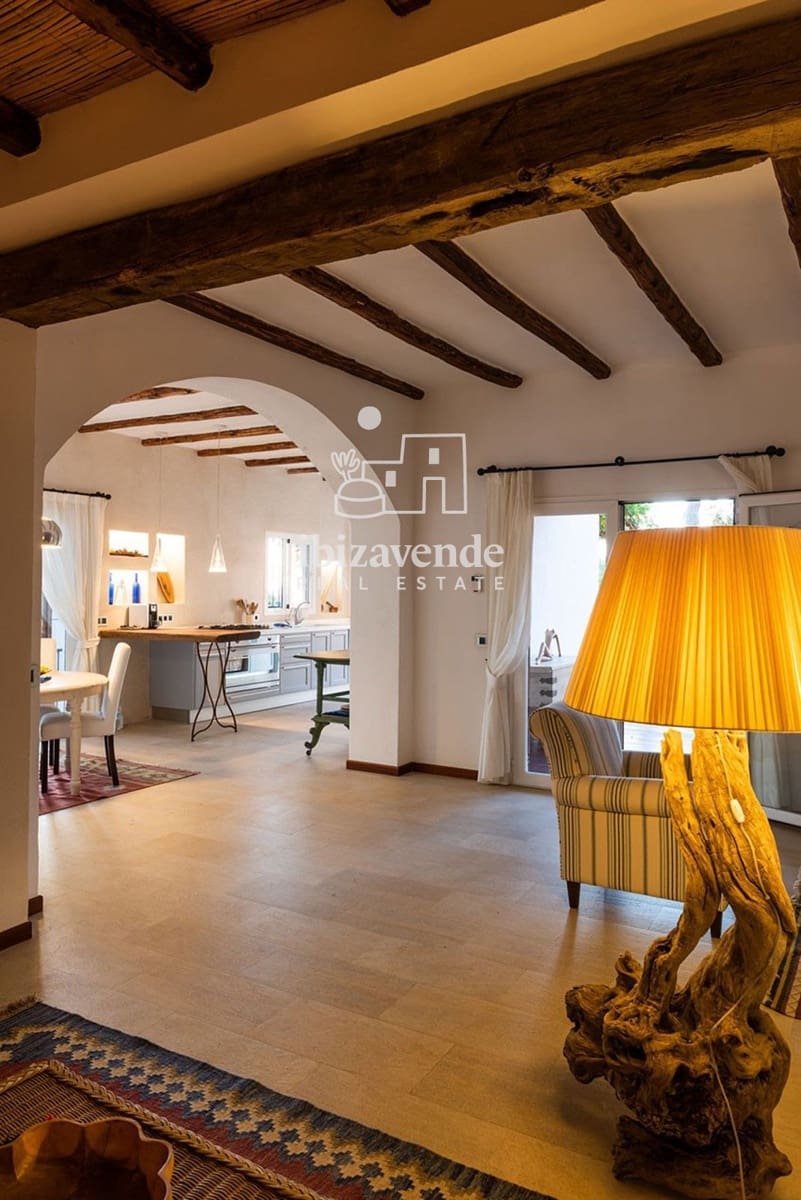 6 bedroom Villa for rent in Sant Jordi de Ses Salines with pool garage - € 10,000 (Ref: 9559811)