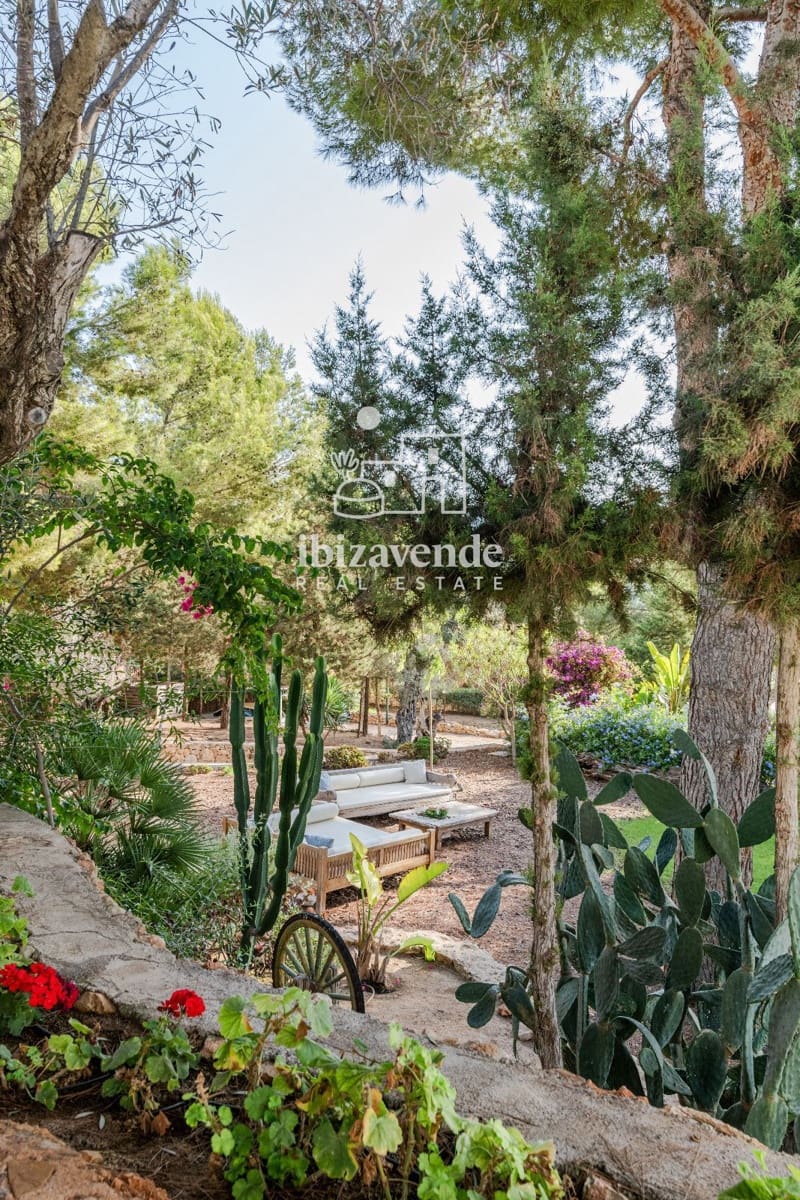 6 bedroom Villa for rent in Sant Jordi de Ses Salines with pool garage - € 10,000 (Ref: 9559811)