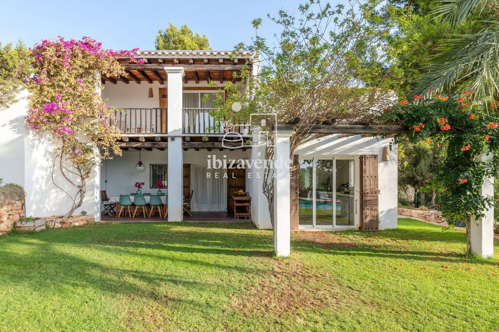 6 bedroom Villa for rent in Sant Jordi de Ses Salines with pool garage - € 10,000 (Ref: 9559811)