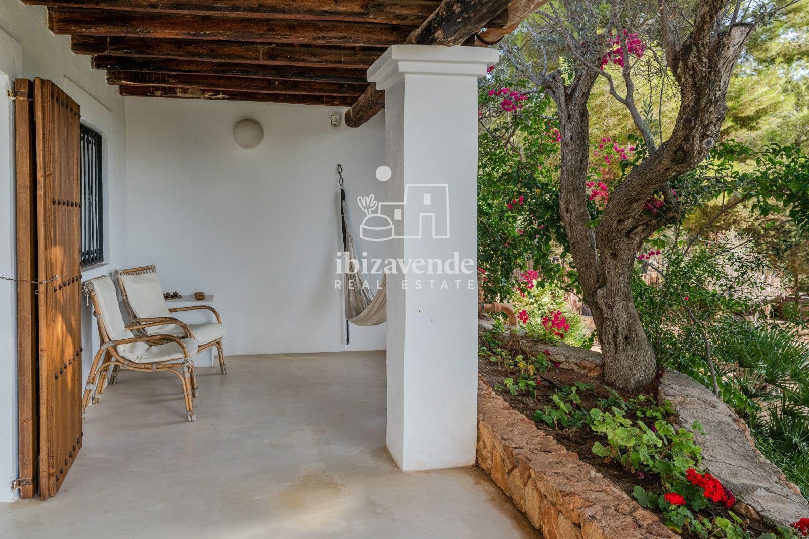 6 bedroom Villa for rent in Sant Jordi de Ses Salines with pool garage - € 10,000 (Ref: 9559811)