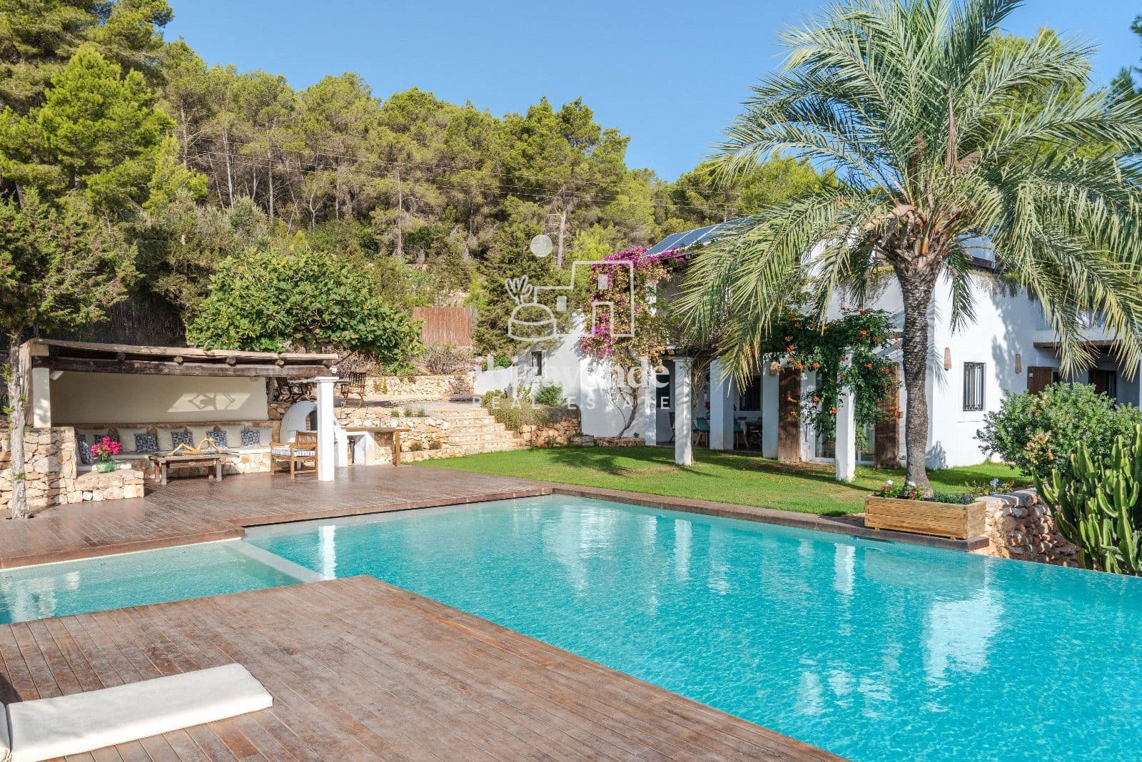 6 bedroom Villa for rent in Sant Jordi de Ses Salines with pool garage - € 10,000 (Ref: 9559811)