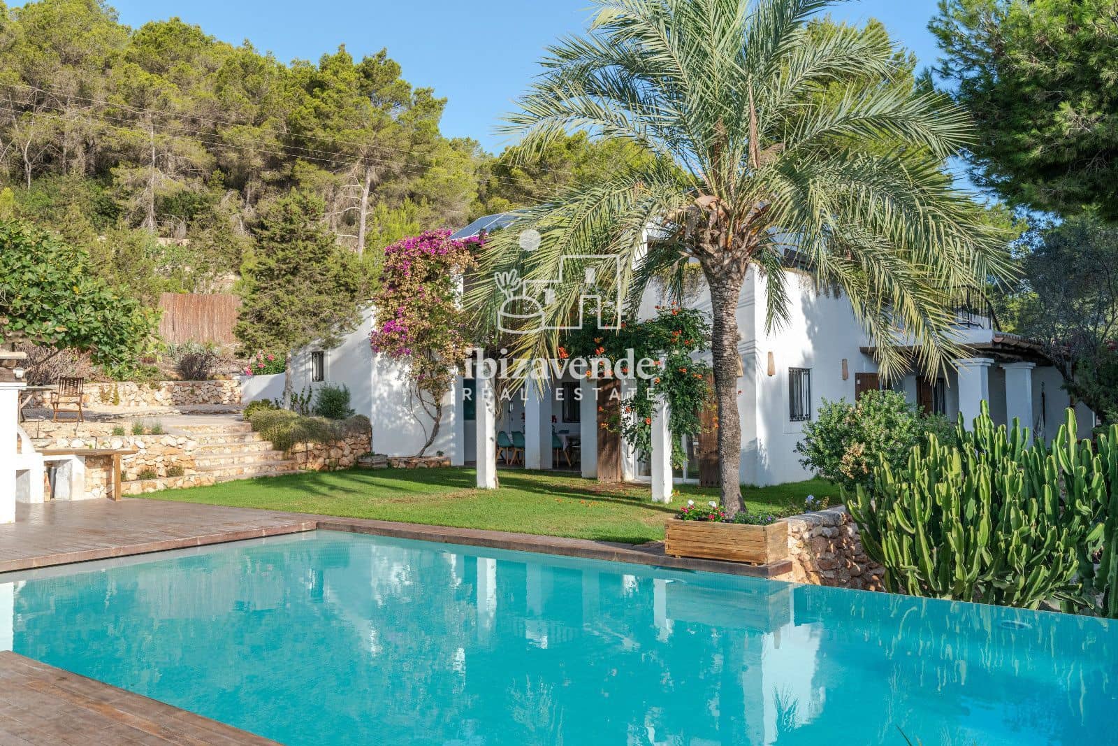 6 bedroom Villa for rent in Sant Jordi de Ses Salines with pool garage - € 10,000 (Ref: 9559811)