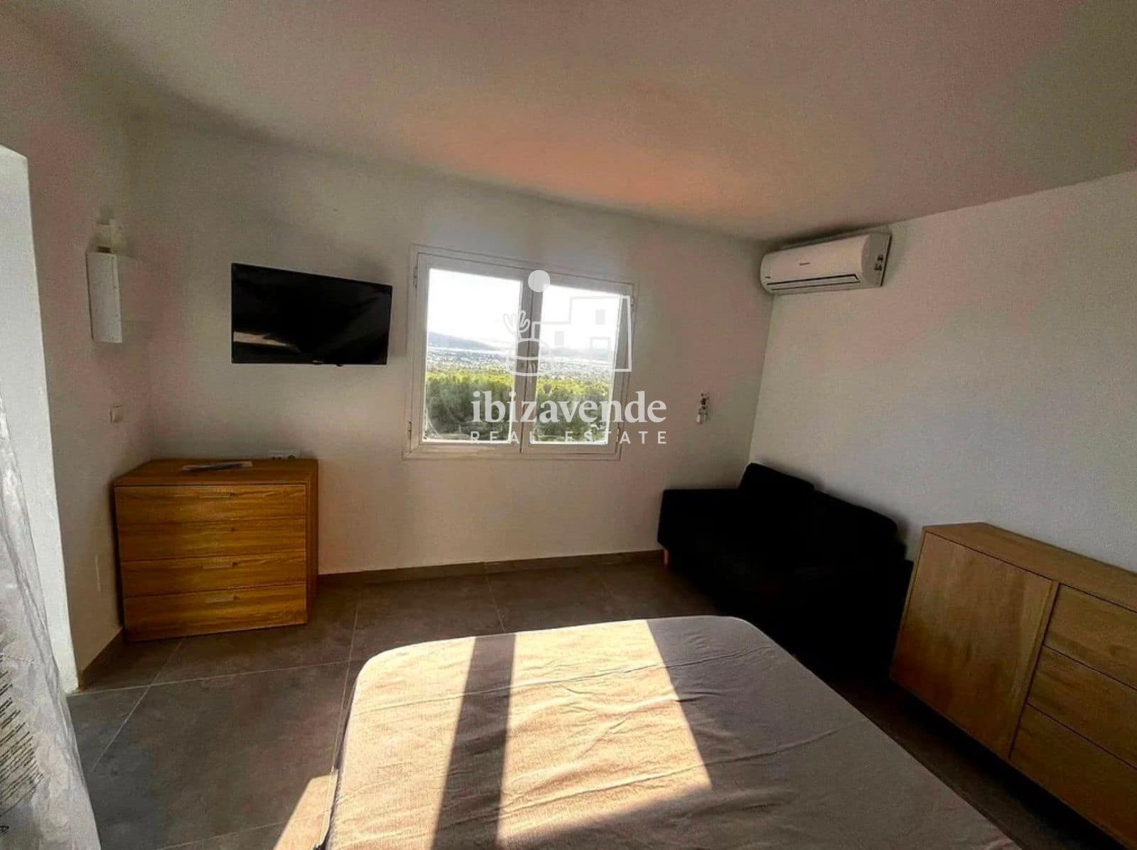 2 bedroom Villa for rent in Sant Jordi de Ses Salines with pool garage - € 2,700 (Ref: 9565481)