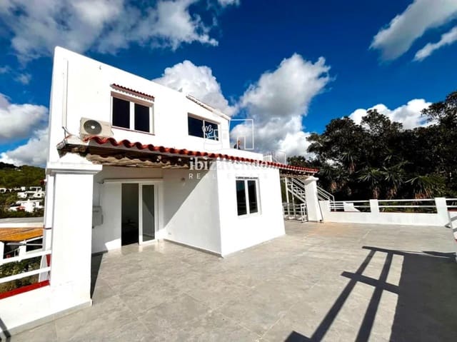 2 bedroom Villa for rent in Sant Jordi de Ses Salines, San Jose / Sant Josep de Sa Talaia with pool garage - € 2,700 (Ref: 9565481)