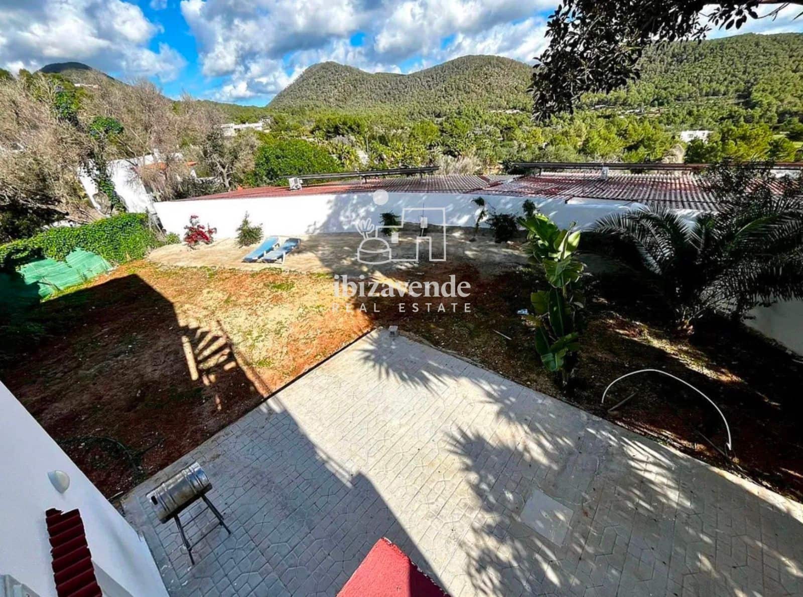 2 bedroom Villa for rent in Sant Jordi de Ses Salines with pool garage - € 2,700 (Ref: 9565481)