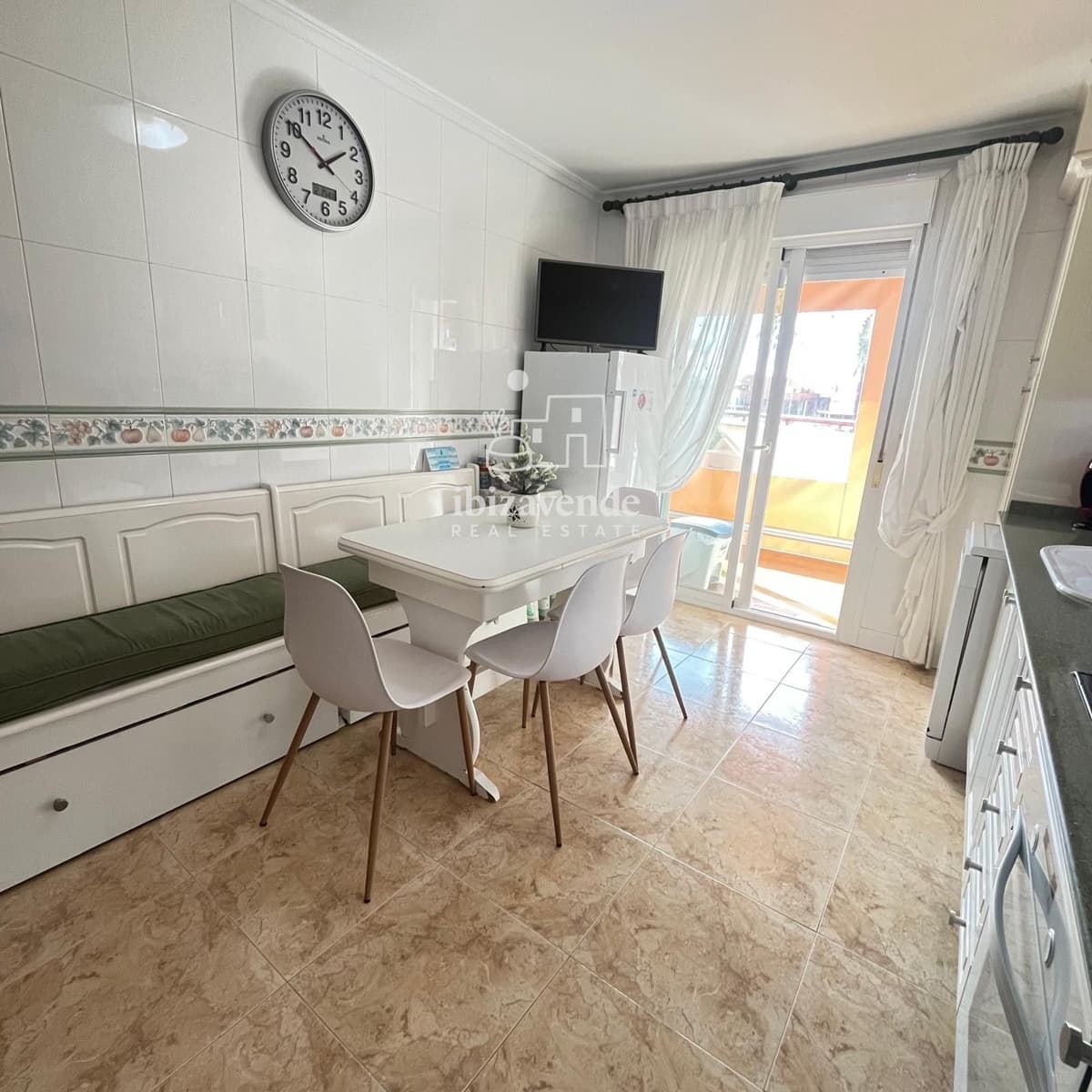 4 sovrum Lägenhet till salu i Ibiza stad med garage - 895 000 € (Ref: 9565482)