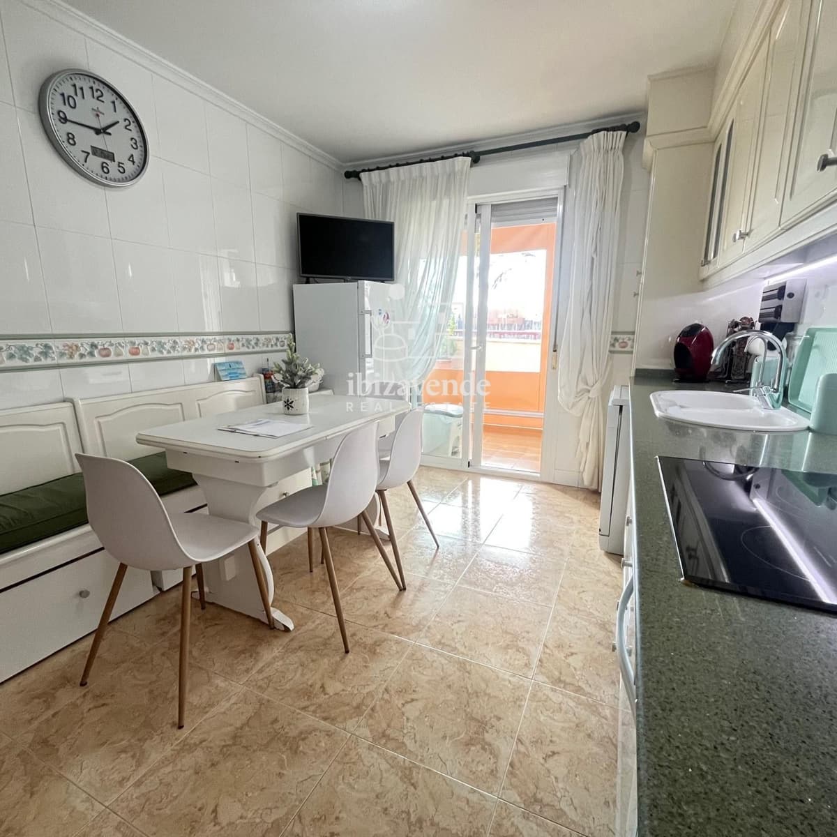 4 sovrum Lägenhet till salu i Ibiza stad med garage - 895 000 € (Ref: 9565482)