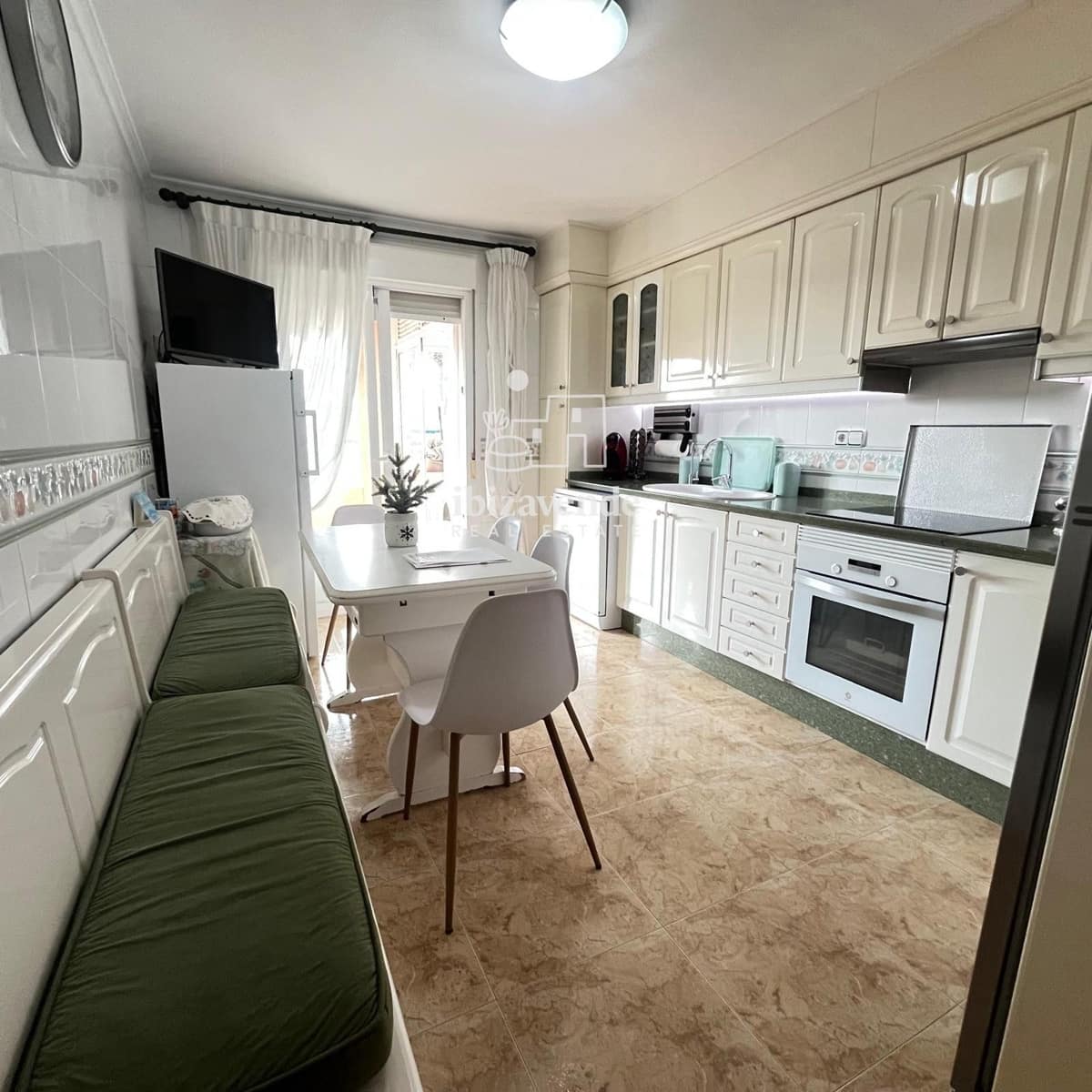 4 sovrum Lägenhet till salu i Ibiza stad med garage - 895 000 € (Ref: 9565482)