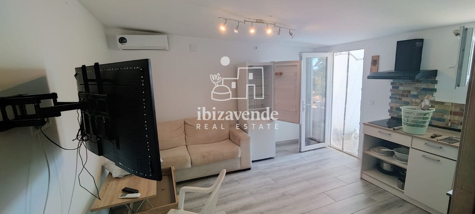 1 soverom Villa til leie i Portinax med garasje - € 1 400 (Ref: 9566721)