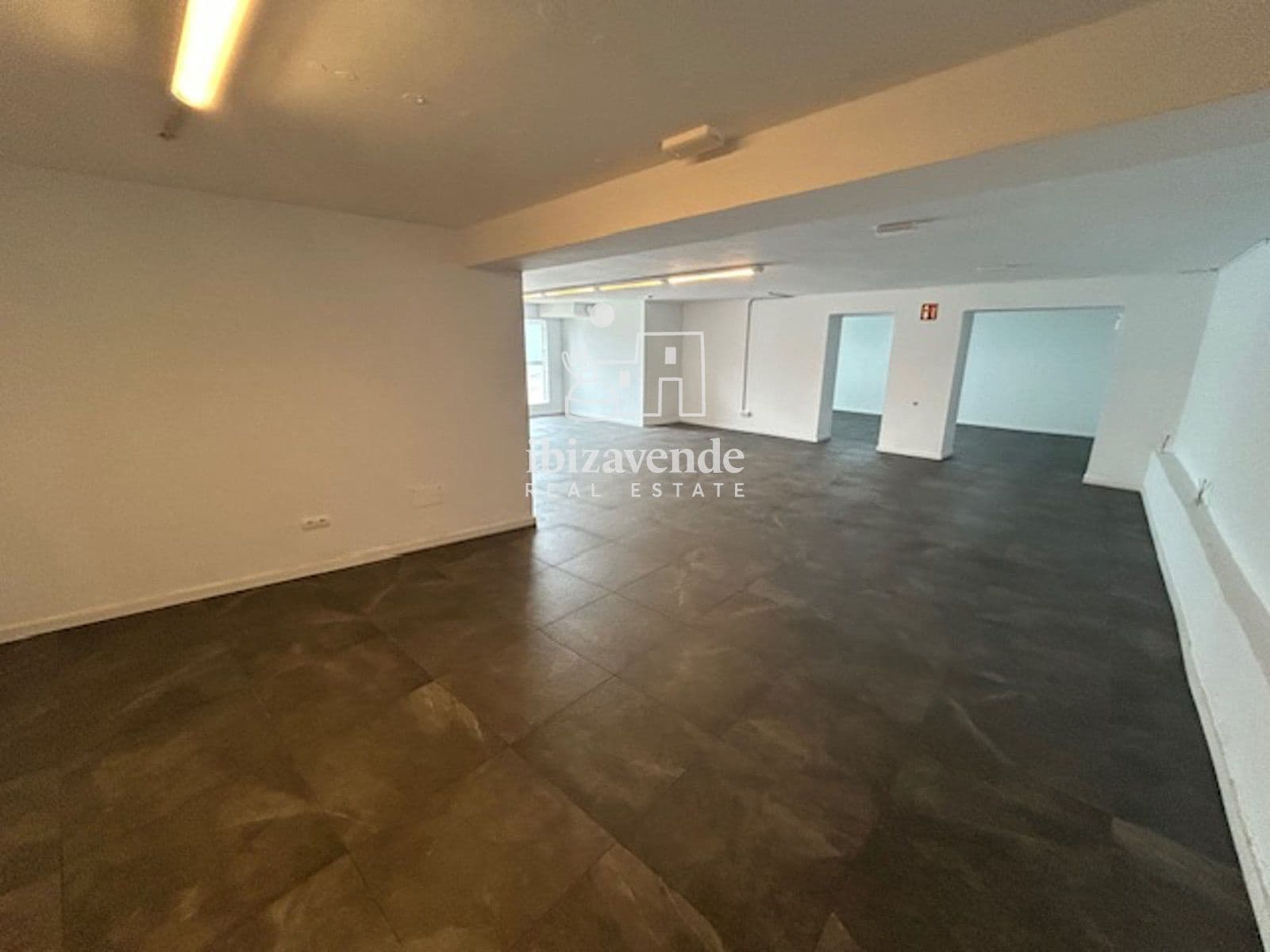 Kommersiell att hyra i Ibiza stad med garage - 8 500 € (Ref: 9569409)