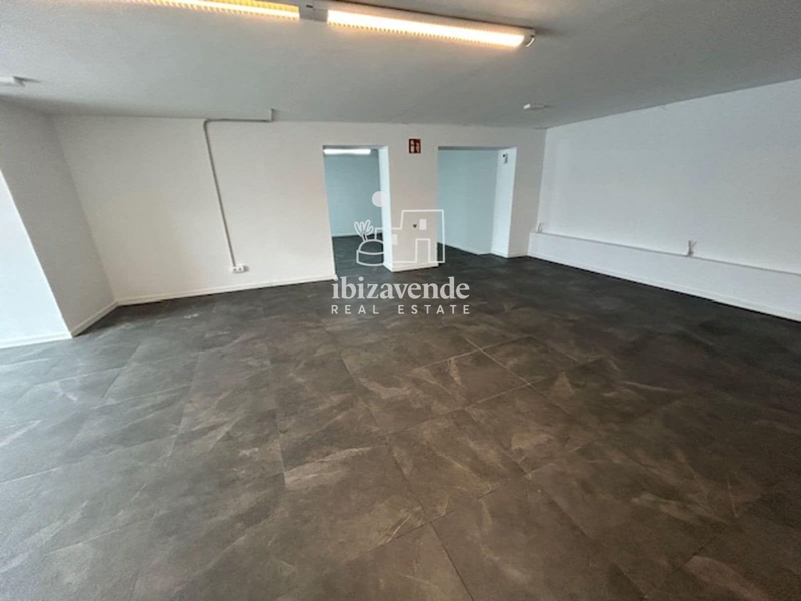 Kommersiell att hyra i Ibiza stad med garage - 8 500 € (Ref: 9569409)