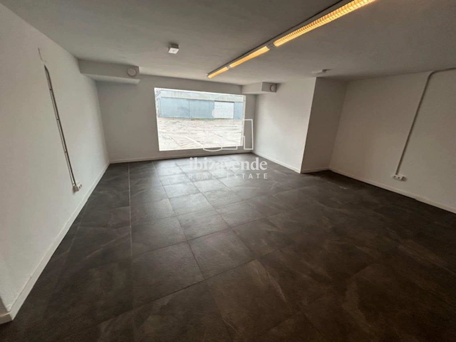 Kommersiell att hyra i Ibiza stad med garage - 8 500 € (Ref: 9569409)