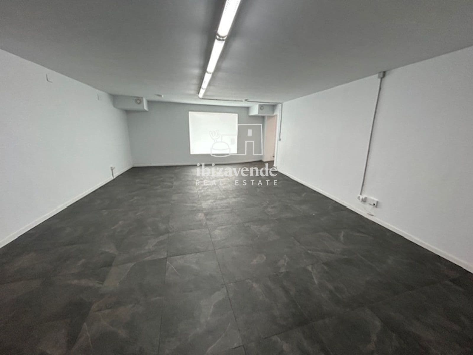 Kommersiell att hyra i Ibiza stad med garage - 8 500 € (Ref: 9569409)