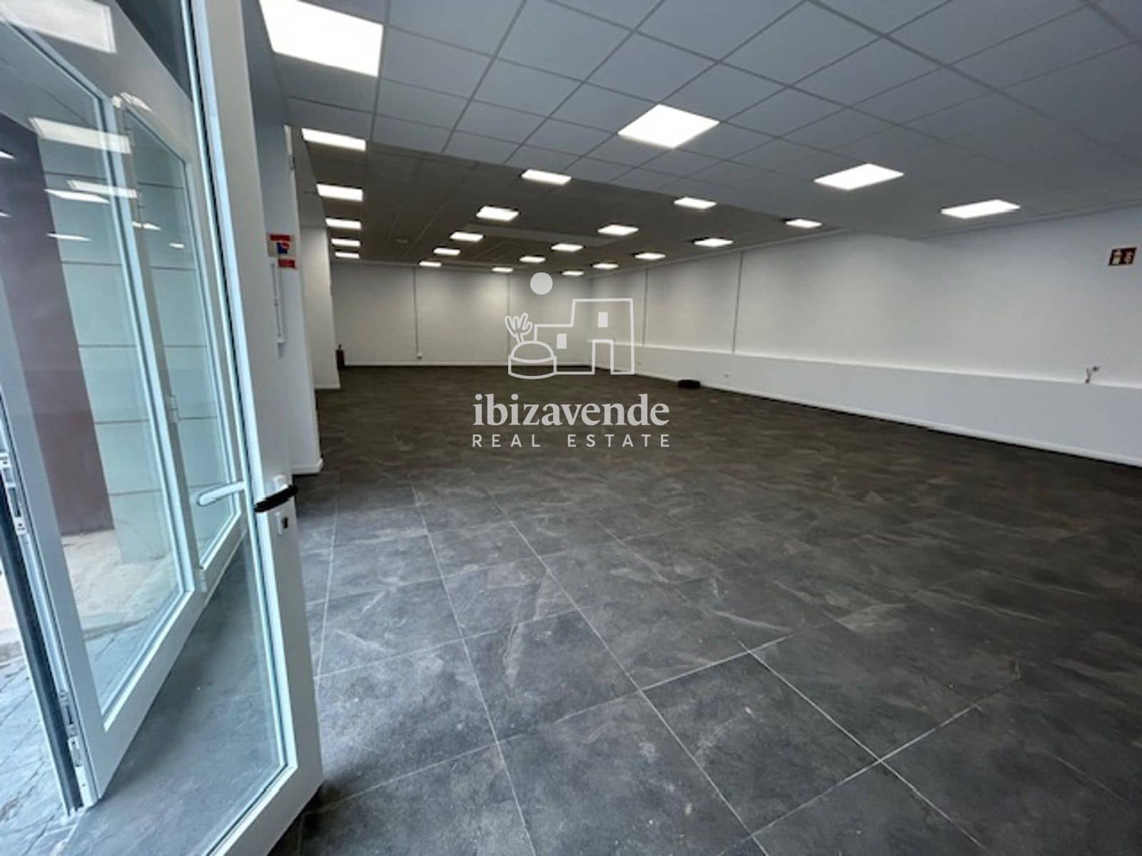 Kommersiell att hyra i Ibiza stad med garage - 8 500 € (Ref: 9569409)