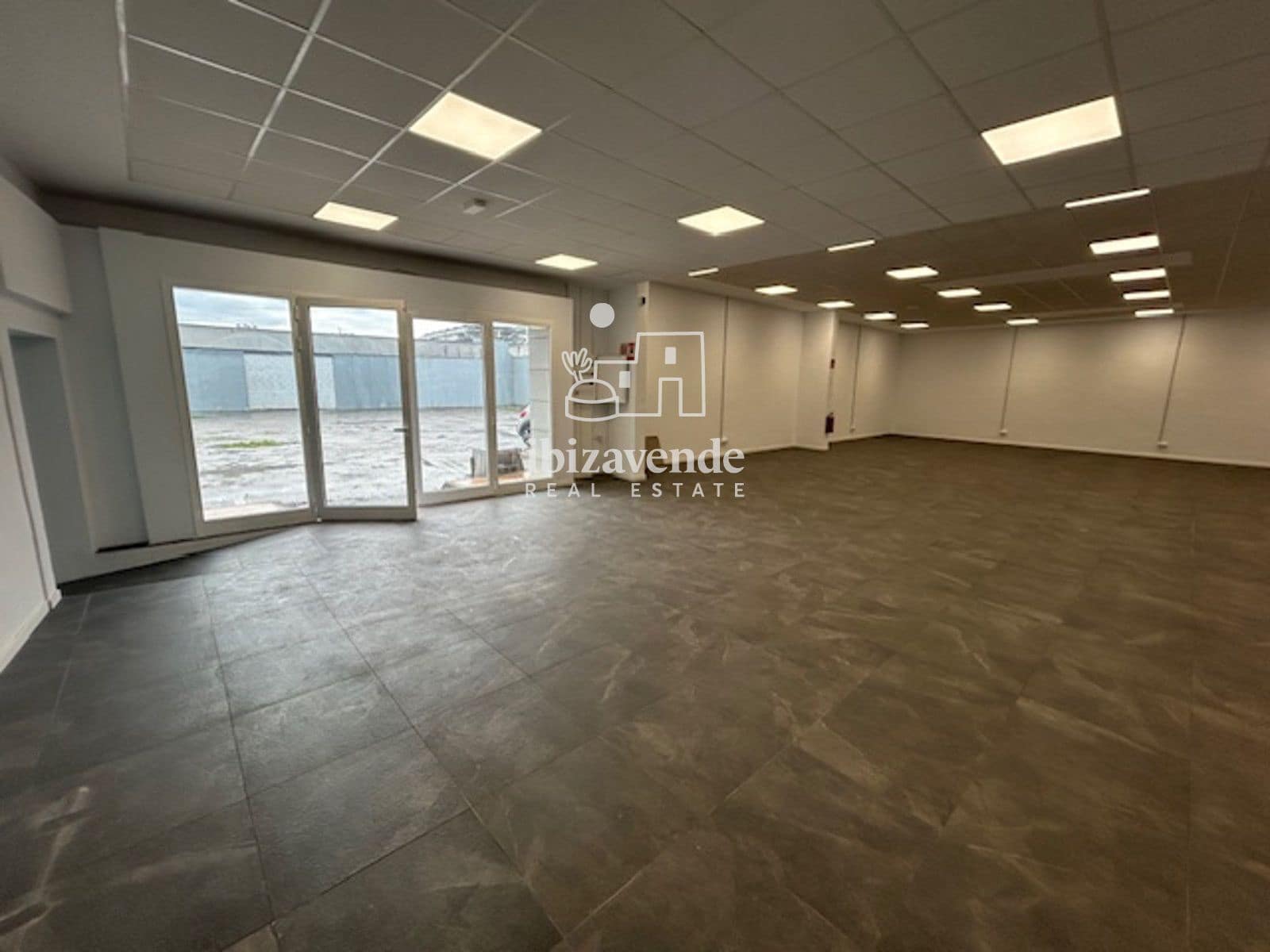 Kommersiell att hyra i Ibiza stad med garage - 8 500 € (Ref: 9569409)