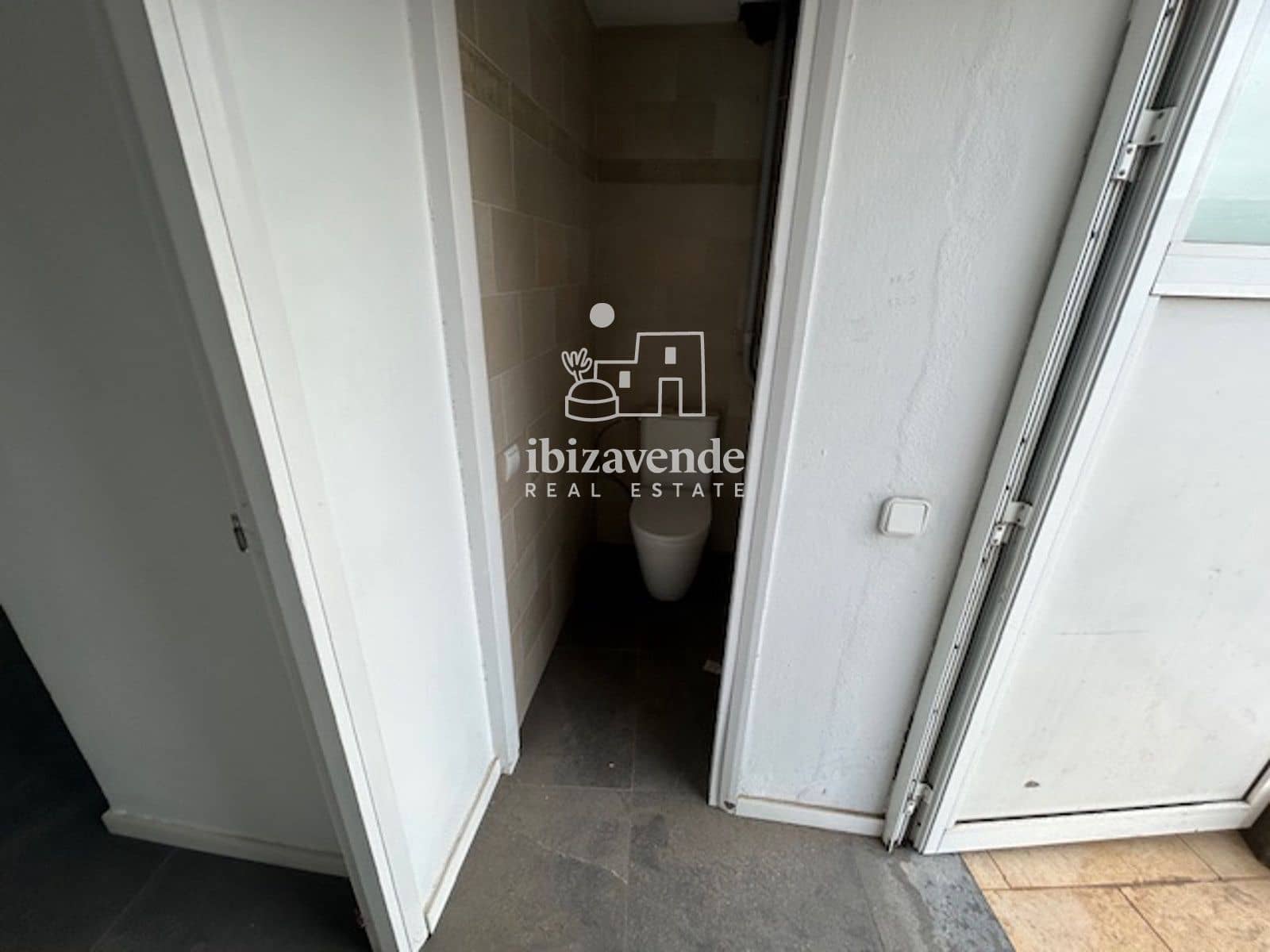 Kommersiell att hyra i Ibiza stad med garage - 8 500 € (Ref: 9569409)