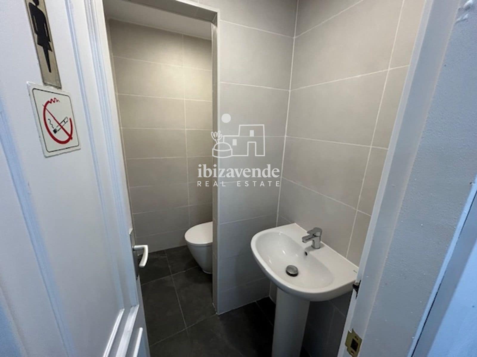 Kommersiell att hyra i Ibiza stad med garage - 8 500 € (Ref: 9569409)